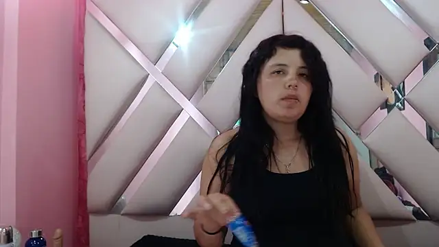 Snapshot of nathaly_low1 chatting on January 2026 05:27:02 PM nathaly low1 online show from January 2026 05:27:02 PM