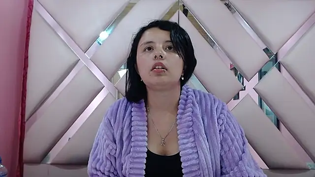 Snapshot of nathaly_low1 chatting on November 2025 03:18:02 AM nathaly low1 online show from November 2025 03:18:02 AM