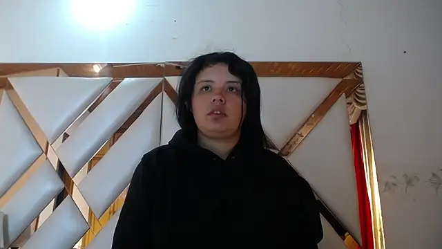 Snapshot of nathaly_low1 chatting on April 2026 12:44:01 PM nathaly low1 online show from April 2026 12:44:01 PM