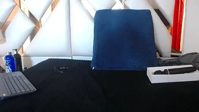 nathaly low1 online show from May 2026 01:32:02 PM