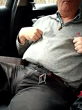 stiffandlubedxh online show from October 2025 09:11:02 PM