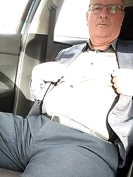 stiffandlubedxh online show from November 2025 08:58:01 PM