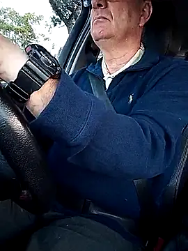 stiffandlubedxh online show from April 2026 09:32:01 PM