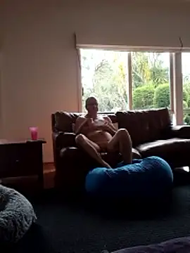 stiffandlubedxh online show from January 2026 09:00:02 PM