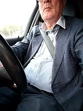 stiffandlubedxh online show from April 2026 09:08:02 PM