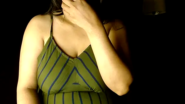 janifer001 online show from March 2026 12:32:01 AM