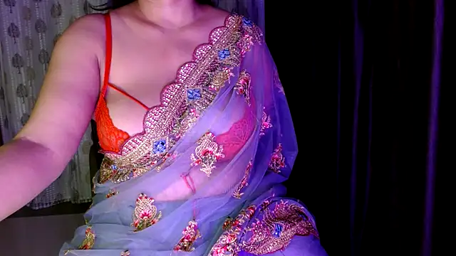 janifer001 online show from November 2025 09:25:02 PM