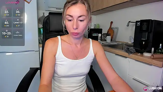 DannaEvan online show from September 2025 09:52:01 AM