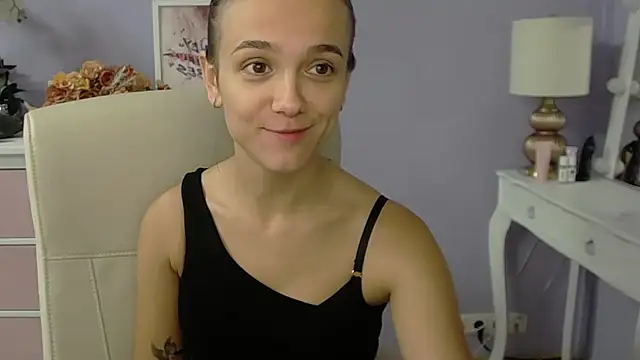 Snapshot of dirtyxEmily chatting on October 2025 06:47:01 AM dirtyxEmily online show from October 2025 06:47:01 AM