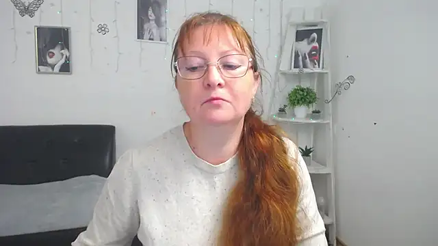 VanessaHotts online show from October 2025 05:09:01 AM