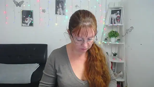 VanessaHotts online show from September 2025 05:03:01 AM