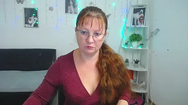 VanessaHotts online show from September 2025 05:02:01 AM