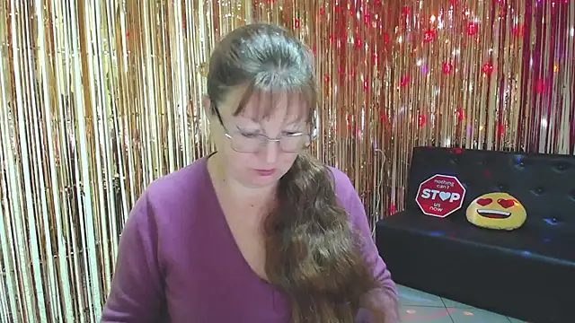 VanessaHotts online show from October 2025 05:01:01 AM