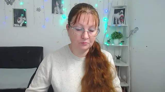 VanessaHotts online show from October 2025 05:08:02 AM