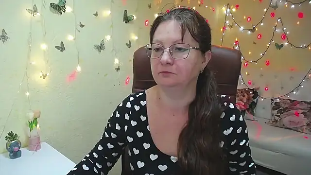 VanessaHotts online show from March 2026 06:00:02 AM