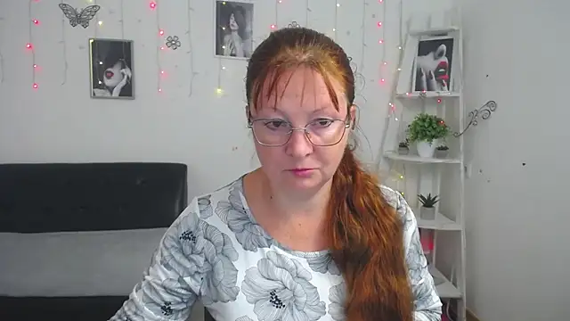 VanessaHotts online show from September 2025 05:07:01 AM