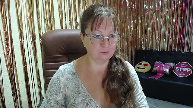 VanessaHotts online show from September 2025 05:07:01 AM