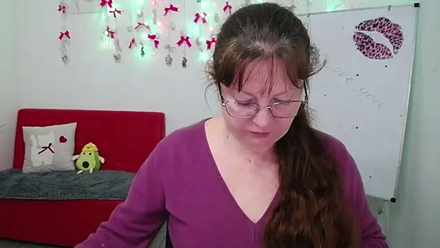 VanessaHotts online show from April 2026 05:02:01 AM