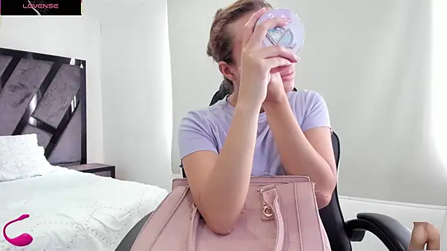 AnnieAndStefan online show from February 2026 01:22:02 PM