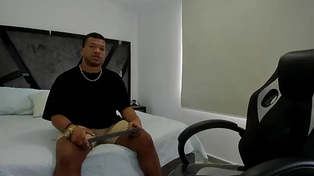 AnnieAndStefan online show from November 2025 02:39:01 PM