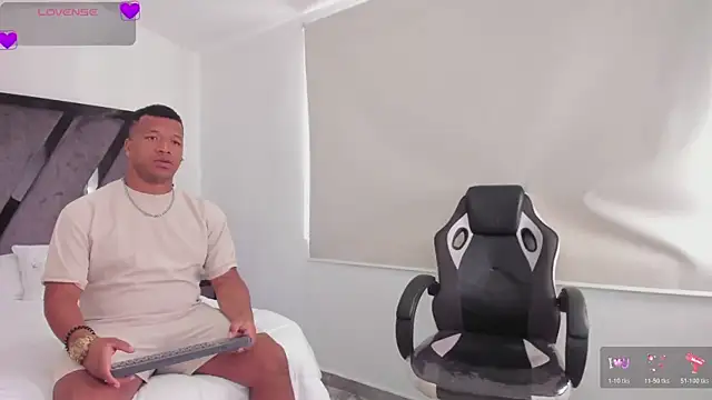 AnnieAndStefan online show from March 2026 01:20:01 PM