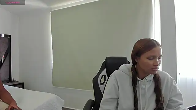 AnnieAndStefan online show from March 2026 02:28:02 PM