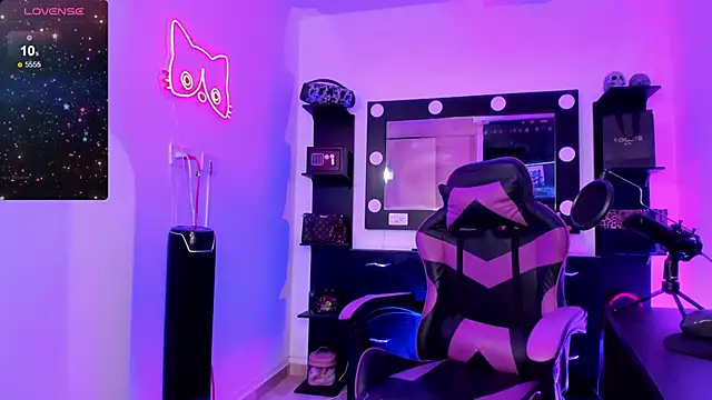 miss kitty online show from February 2026 12:11:01 AM