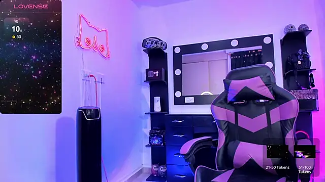 miss kitty online show from November 2025 12:22:01 AM