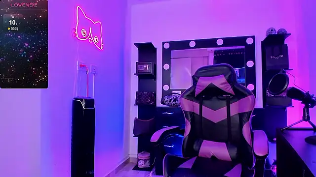 miss kitty online show from April 2026 01:42:01 AM