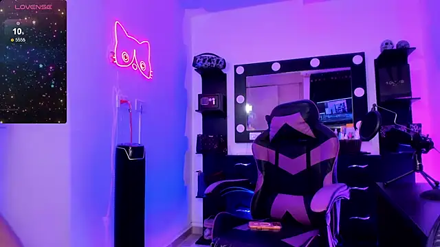 miss kitty online show from March 2026 12:56:01 AM