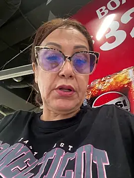 lonely shewolf online show from February 2026 06:05:02 PM