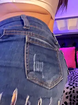 lonely shewolf online show from November 2025 06:00:01 PM