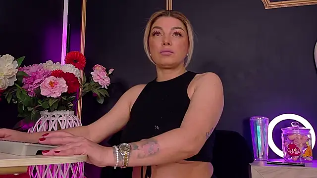 DeeaDiamondd online show from January 2026 07:39:01 PM