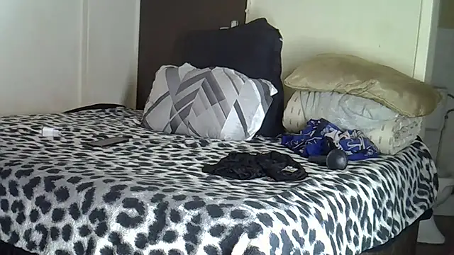 AddictiveAssCurves online show from April 2026 08:28:02 AM