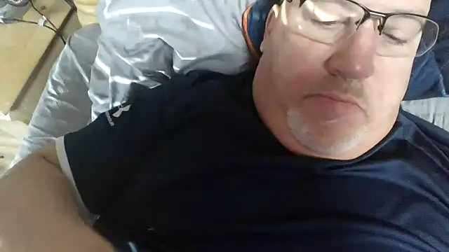 Bigbear0563 online show from February 2026 04:19:02 PM