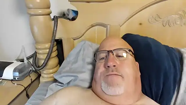 Bigbear0563 online show from April 2026 04:32:02 PM