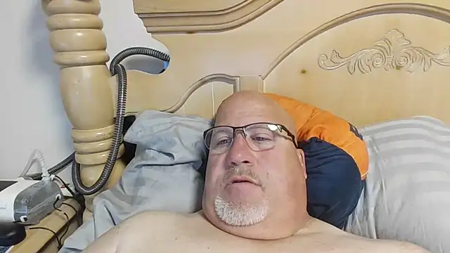 Bigbear0563 online show from May 2026 03:43:02 PM