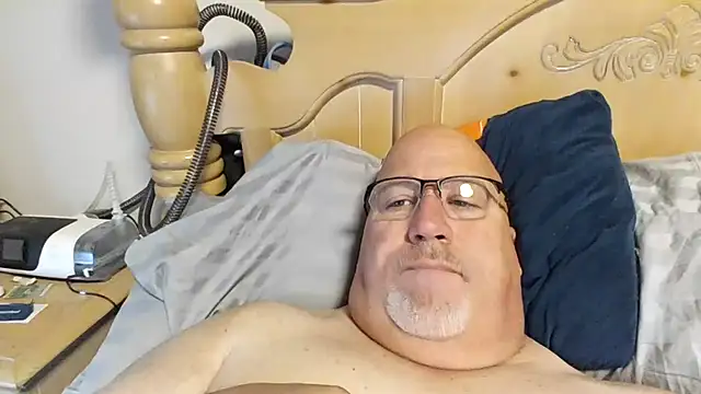 Bigbear0563 online show from April 2026 05:15:01 PM