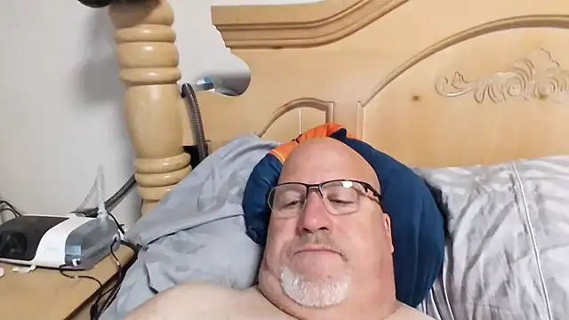 Bigbear0563 online show from April 2026 04:33:01 PM