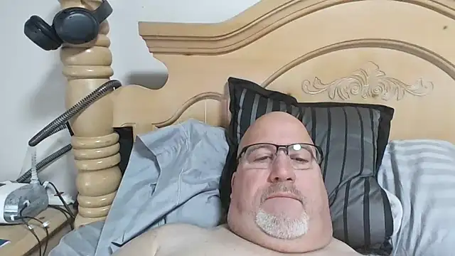 Bigbear0563 online show from December 2025 05:47:02 PM