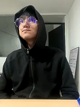 Snapshot of LuiSexvill chatting on December 2025 06:08:02 AM LuiSexvill online show from December 2025 06:08:02 AM