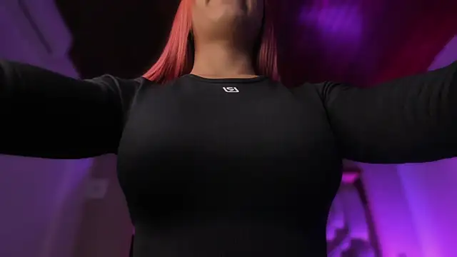 Emmily Savage online show from April 2026 11:39:01 AM