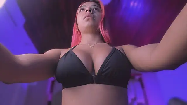 Emmily Savage online show from March 2026 12:17:02 PM