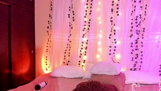 Mey moon online show from December 2024 12:14:02 AM