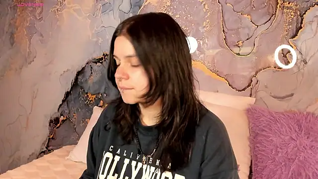 Mey moon online show from February 2026 11:59:01 PM