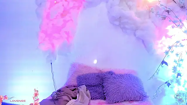 Mey moon online show from January 2025 08:39:01 PM