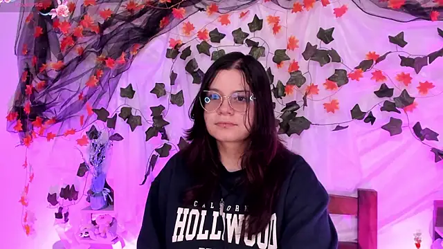 Mey moon online show from February 2025 04:46:02 PM