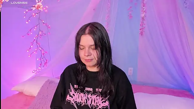 Mey moon online show from July 2026 04:43:01 AM