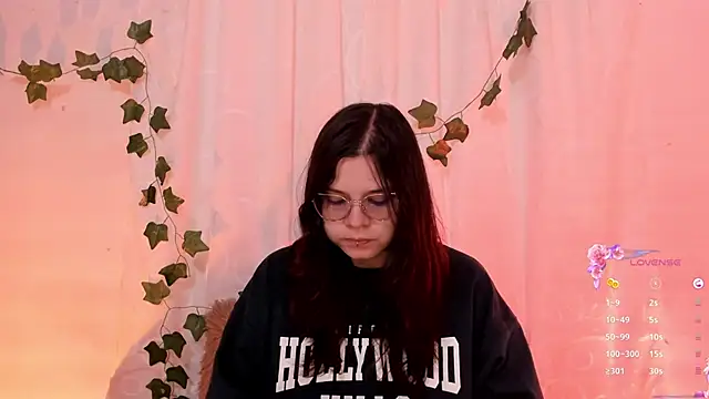 Mey moon online show from March 2025 10:15:01 PM