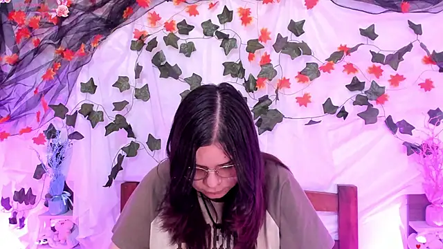 Mey moon online show from February 2025 06:02:02 PM